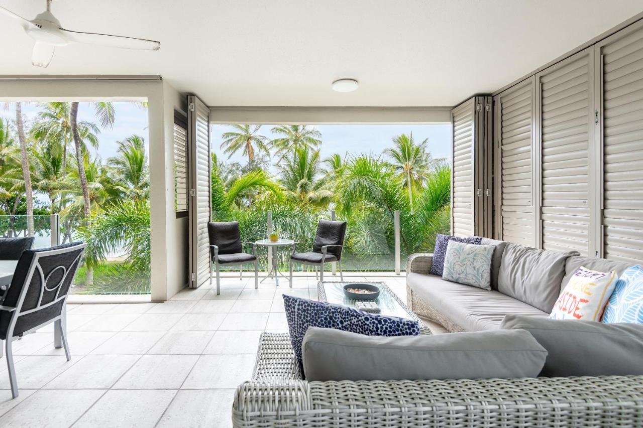 Island Views Beachfront Apartments Palm Cove Exterior photo
