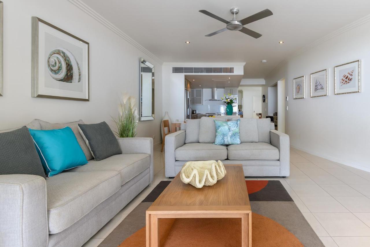 Island Views Beachfront Apartments Palm Cove Exterior photo