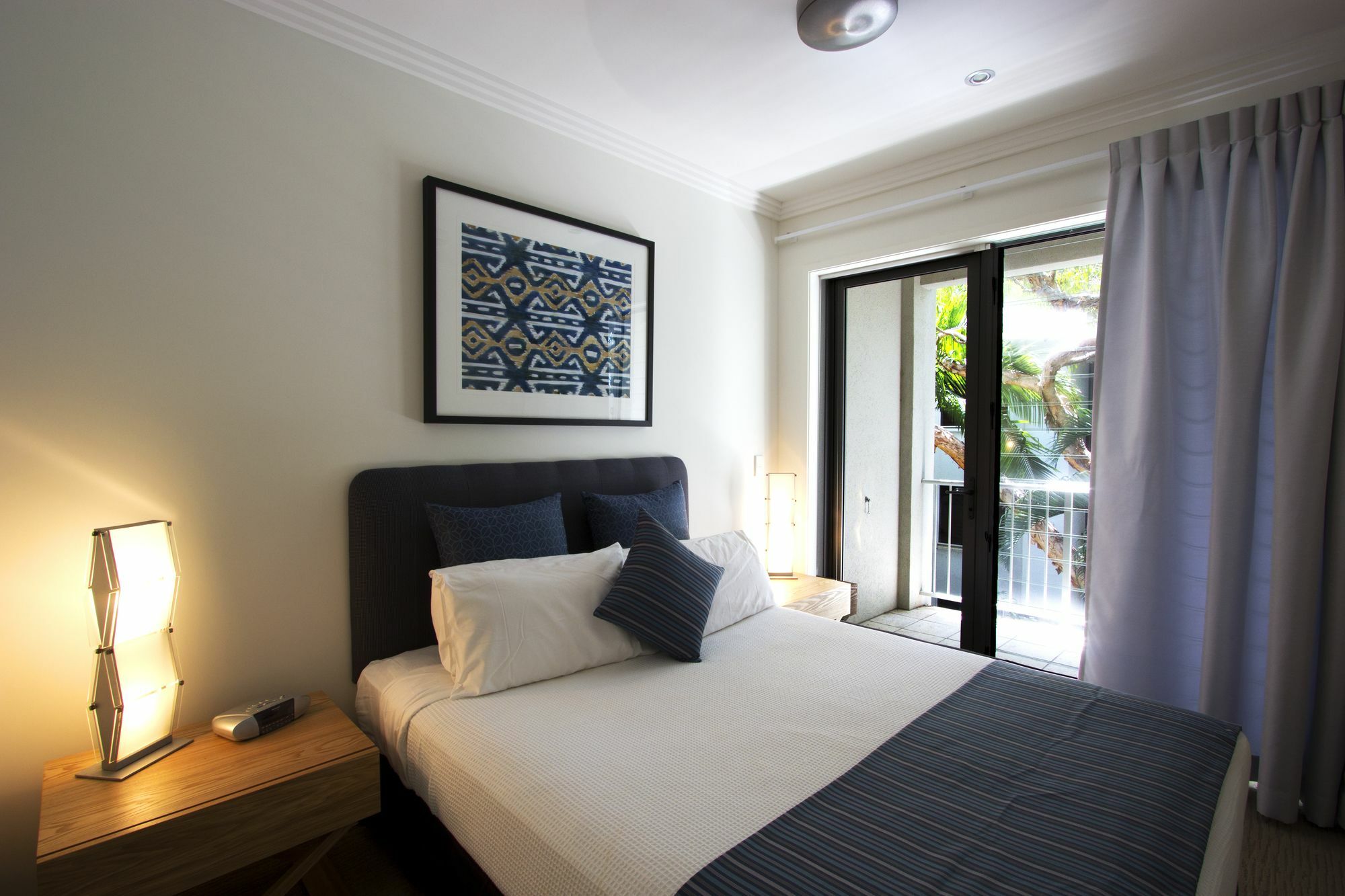 Island Views Beachfront Apartments Palm Cove Exterior photo